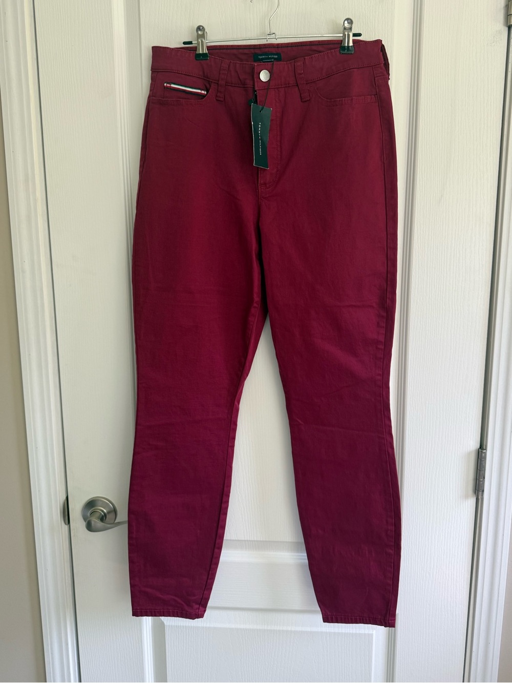 NWT Tommy Hilfiger Burgundy Stretch Skinny Jeans Women’s Size 6 Mid Rise